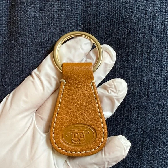 Dooney & Bourke Camel Leather Key Holder engraved with initials DB - Picture 5 of 7